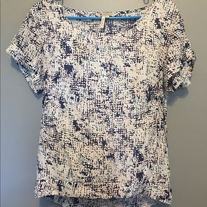 BCBG SUMMER SHORT SLEEVE SHIRT~SIZE X-SMALL